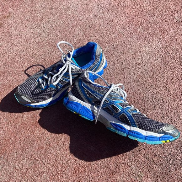 ASICS RUNNINGS SHOES - Picture 2 of 3